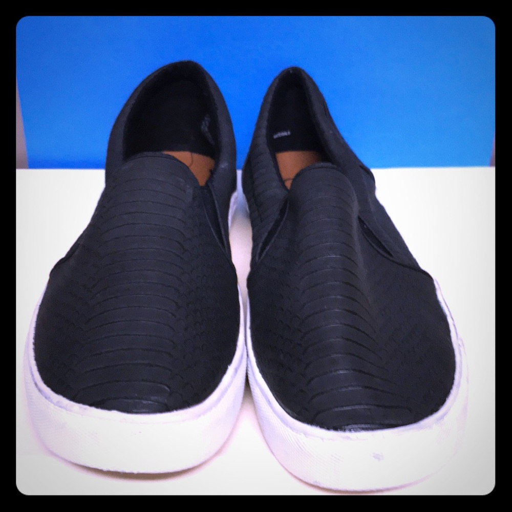Gray flats